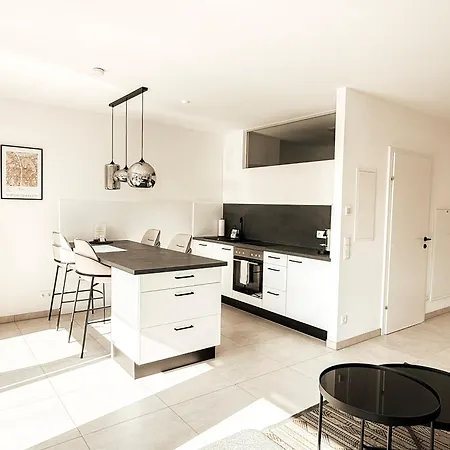 Zirbenglück Mit Balkon In Graz