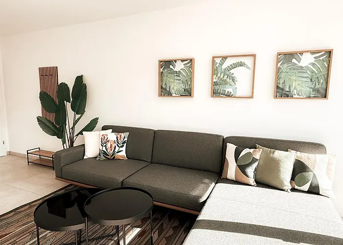 Zirbenglueck Mit Balkon In 格拉茨