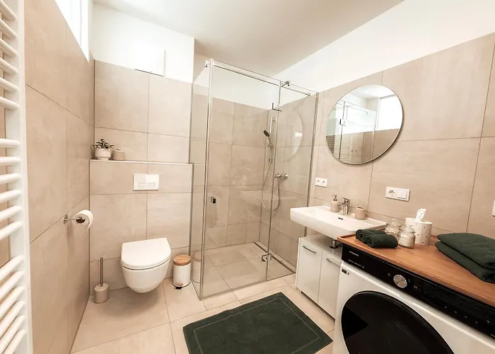 公寓 Zirbenglueck Mit Balkon In 格拉茨